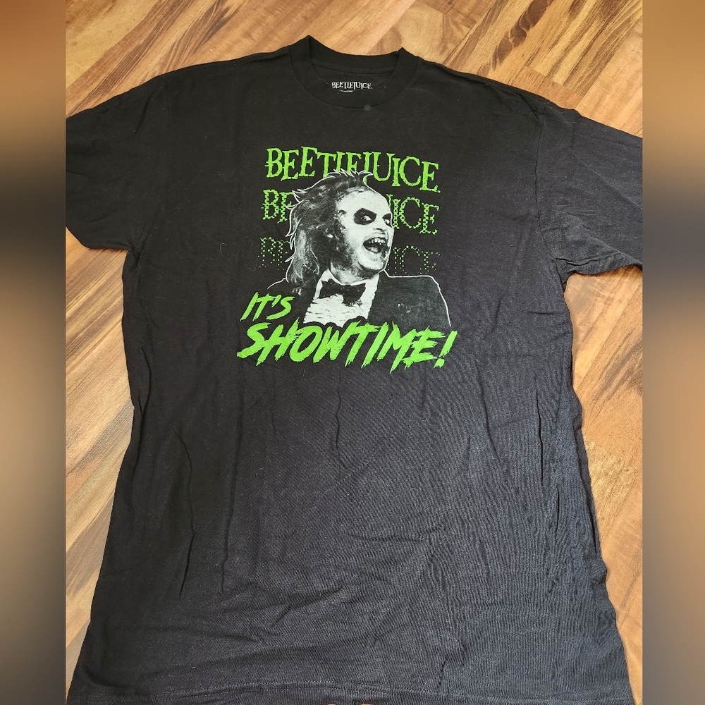 Beetlejuice Graphic Tee size 2XLT
